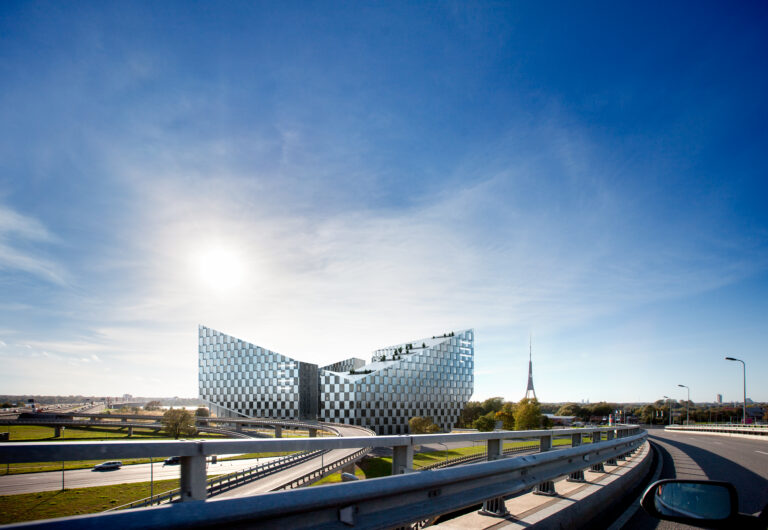 Riia Krasta ärihoone